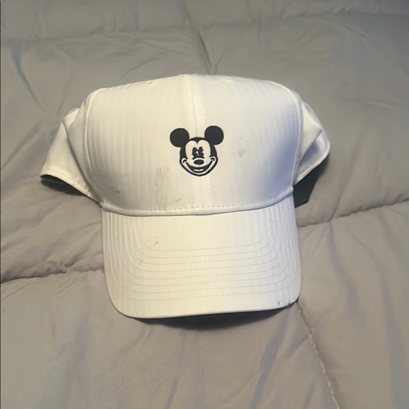 Disney White Mickey Mouse Cap - Picture 1 of 2